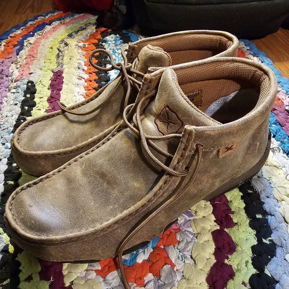 Twisted X lace up driving chukka